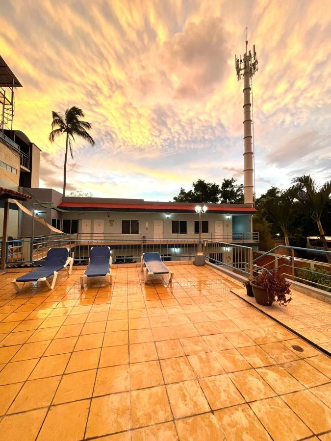 Hotel Terraza Inn ริงกอน เด กัวยาบิโตส ภายนอก รูปภาพ